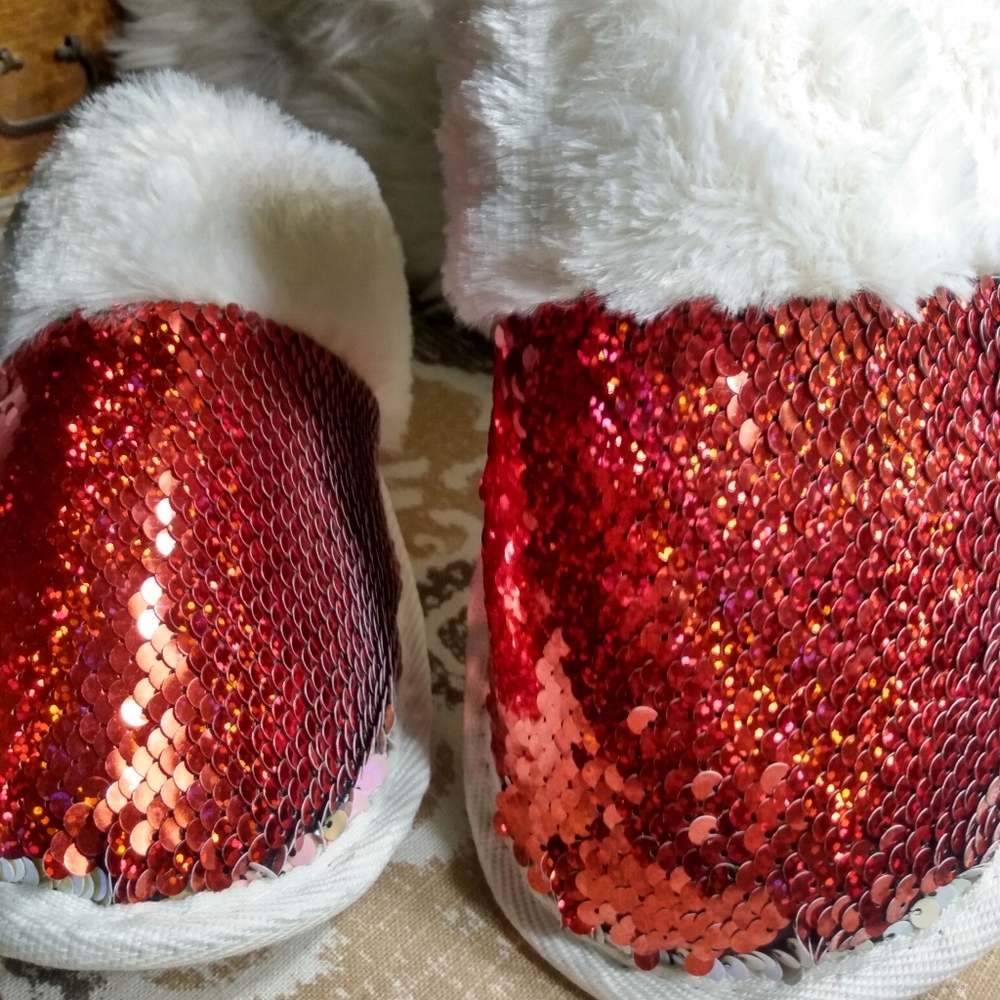 Slippers - Picture 2 of 5